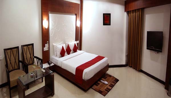 Hotel Amit International